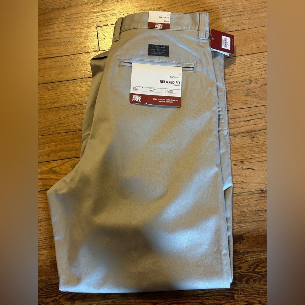 Men’s Gap Khaki pants